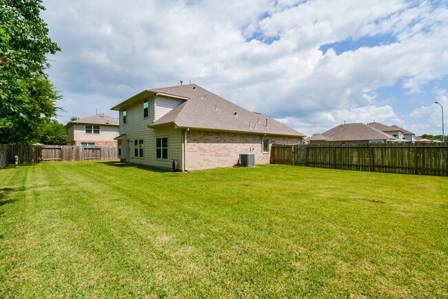 Building Photo - 6003 Hickory Hollow Dr