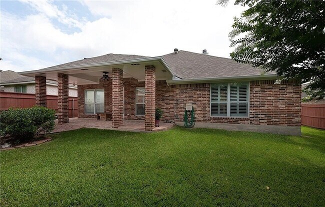 Building Photo - 2340 Kendal Green Cir