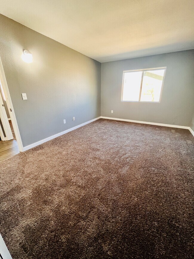 Building Photo - Two bedroom Home in South Joshua Tree