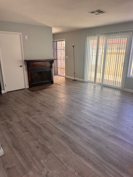 Living room - 2120 El Domingo Cir