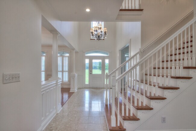 Building Photo - 4335 N Chapel Rd