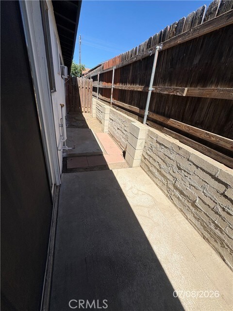 Building Photo - 478 N Alessandro St