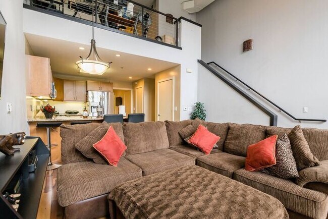 Building Photo - 350 N 2nd St