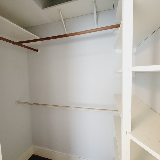 Building Photo - 2408 Huldy St