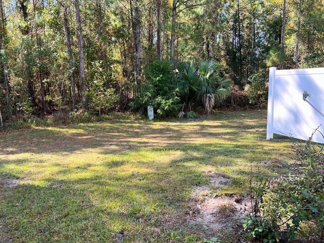 Building Photo - Updated 3/2 close to I95