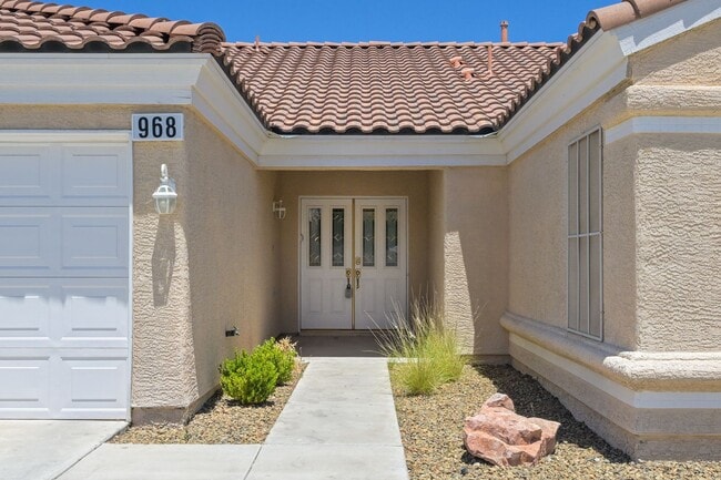 Building Photo - SE!! 4 Bedrooms!! Single Story!! NO HOA!! 3 Car Garage!!! Pool!!! Spa!!! RV Parking!!! Low mainte...