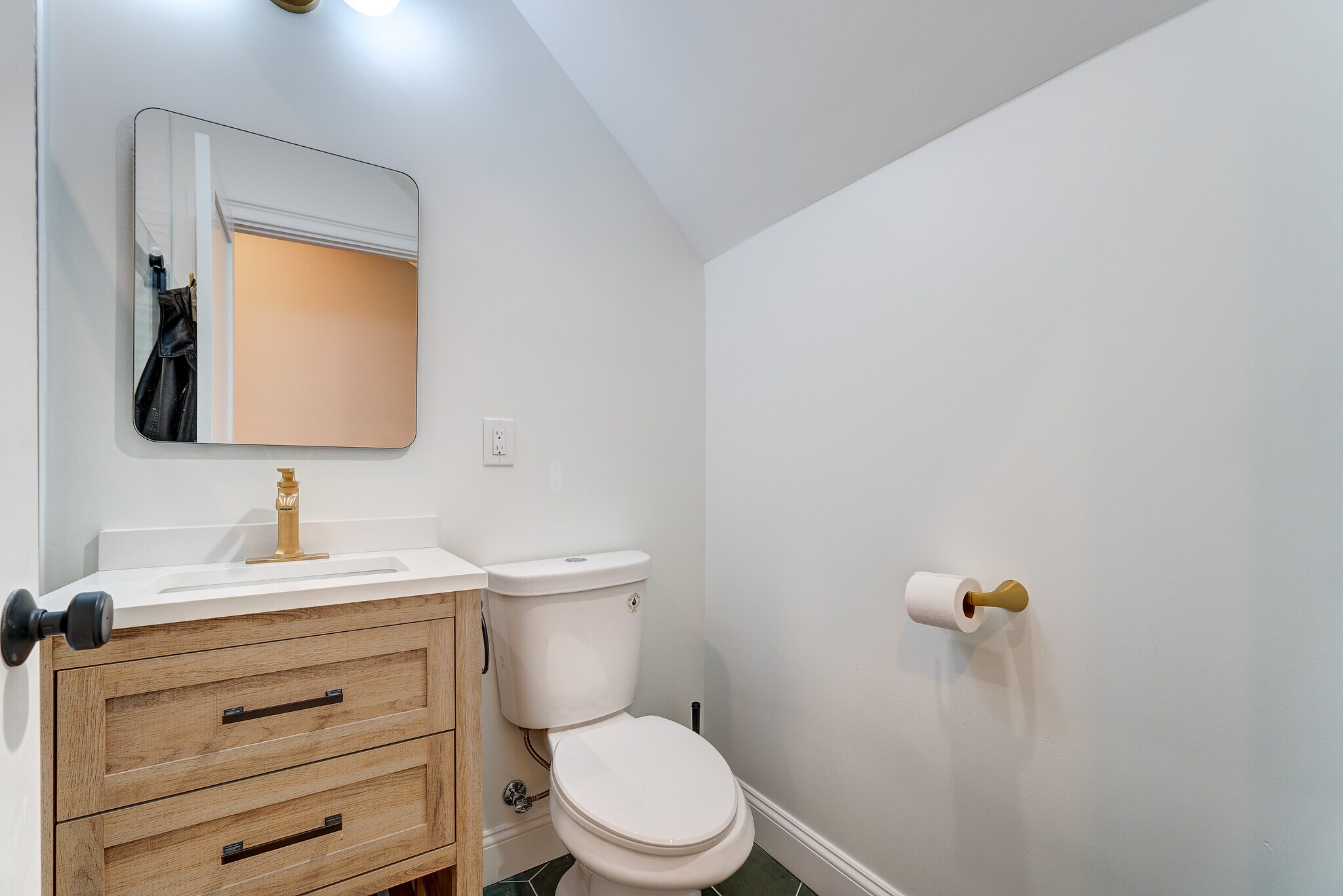 Building Photo - 67 Winchester Ave