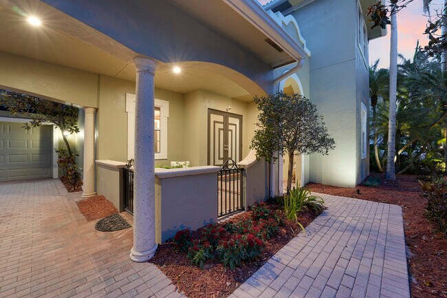 Building Photo - 127 Via Castilla