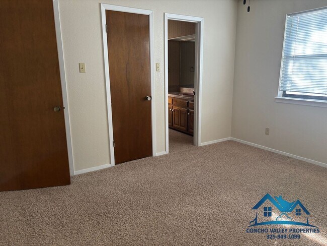 Building Photo - 3625 Briargrove Ln
