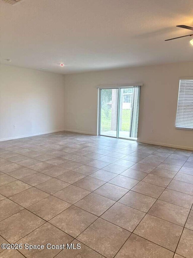 Building Photo - 609 Concha St NW