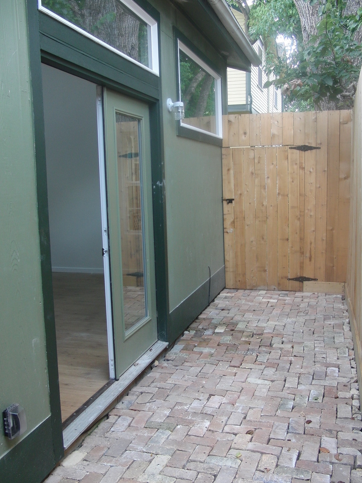 Building Photo - 1703 Oxford St