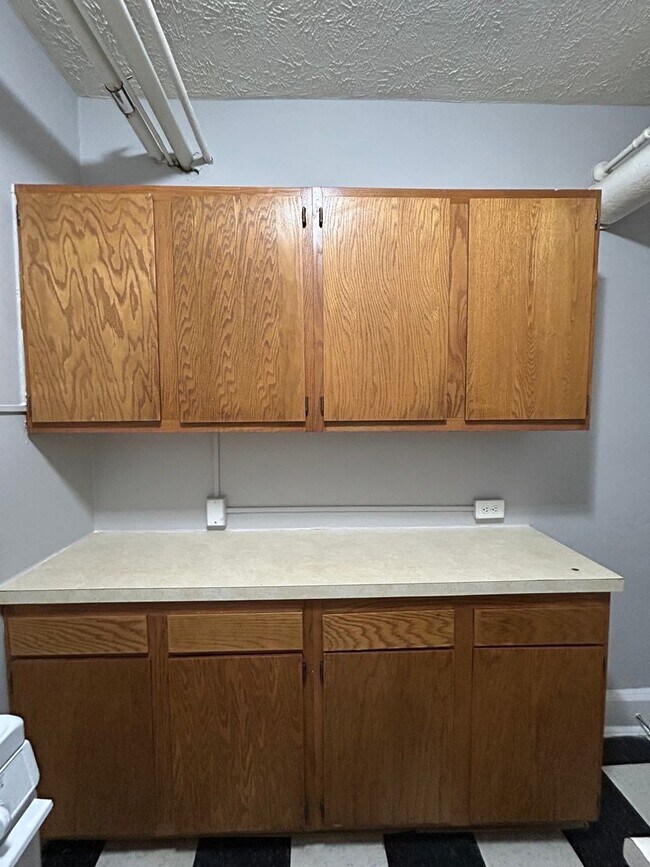 Building Photo - City Central Charmer with Private Entry