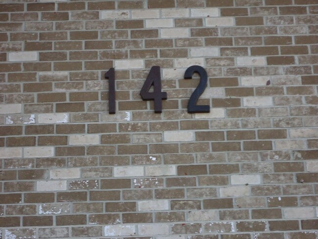 Building Photo - 142 Cross Slope Ct