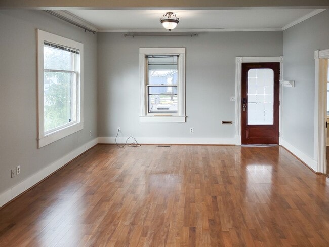 Building Photo - 506 SE 6th Ave