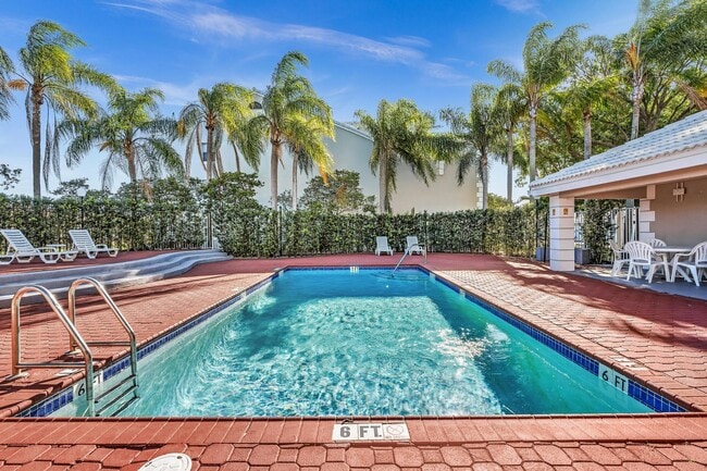 Building Photo - 2850 N Oakland Forest Dr