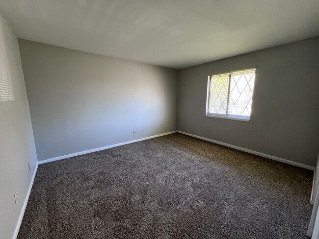 Building Photo - 01050 - Ardmore 2610-2612