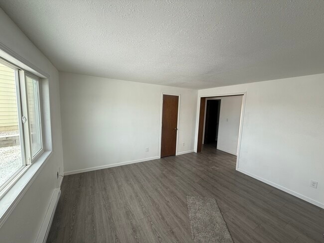 Building Photo - 413 Kings Ct