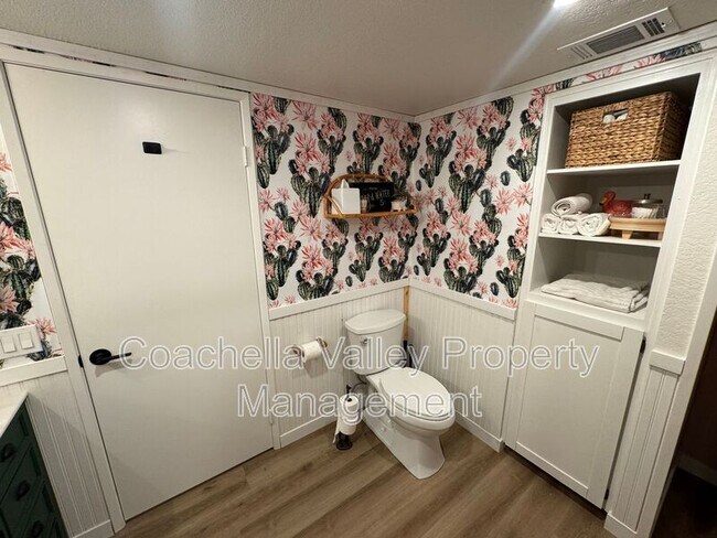 Building Photo - 77739 Woodhaven Dr S