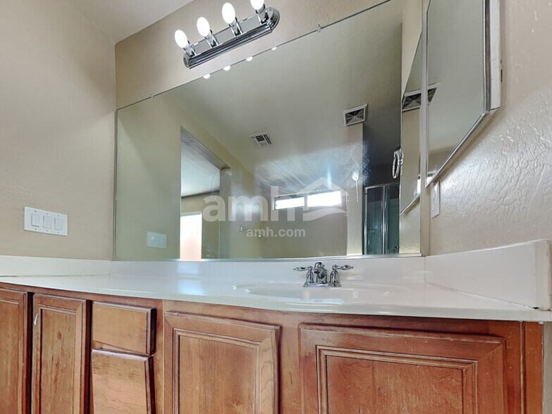 Building Photo - 1859 W Desert Canyon Dr