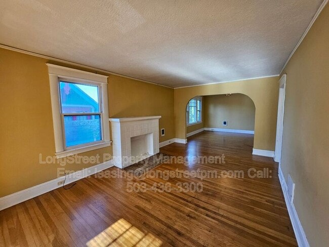 Building Photo - 1402 SE 30th Ave