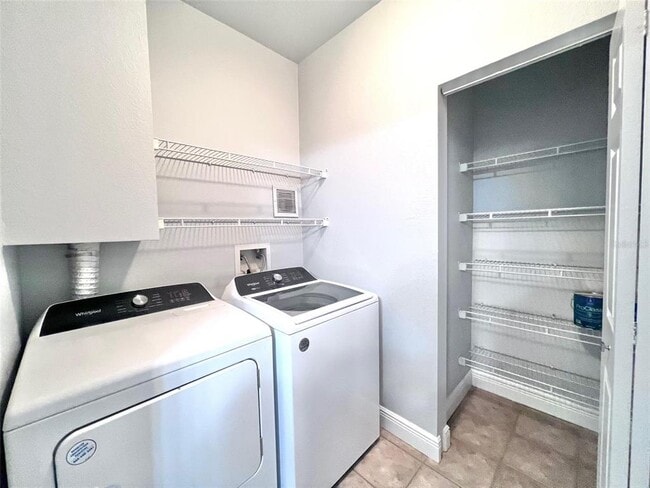 Building Photo - 2176 Portofino Pl