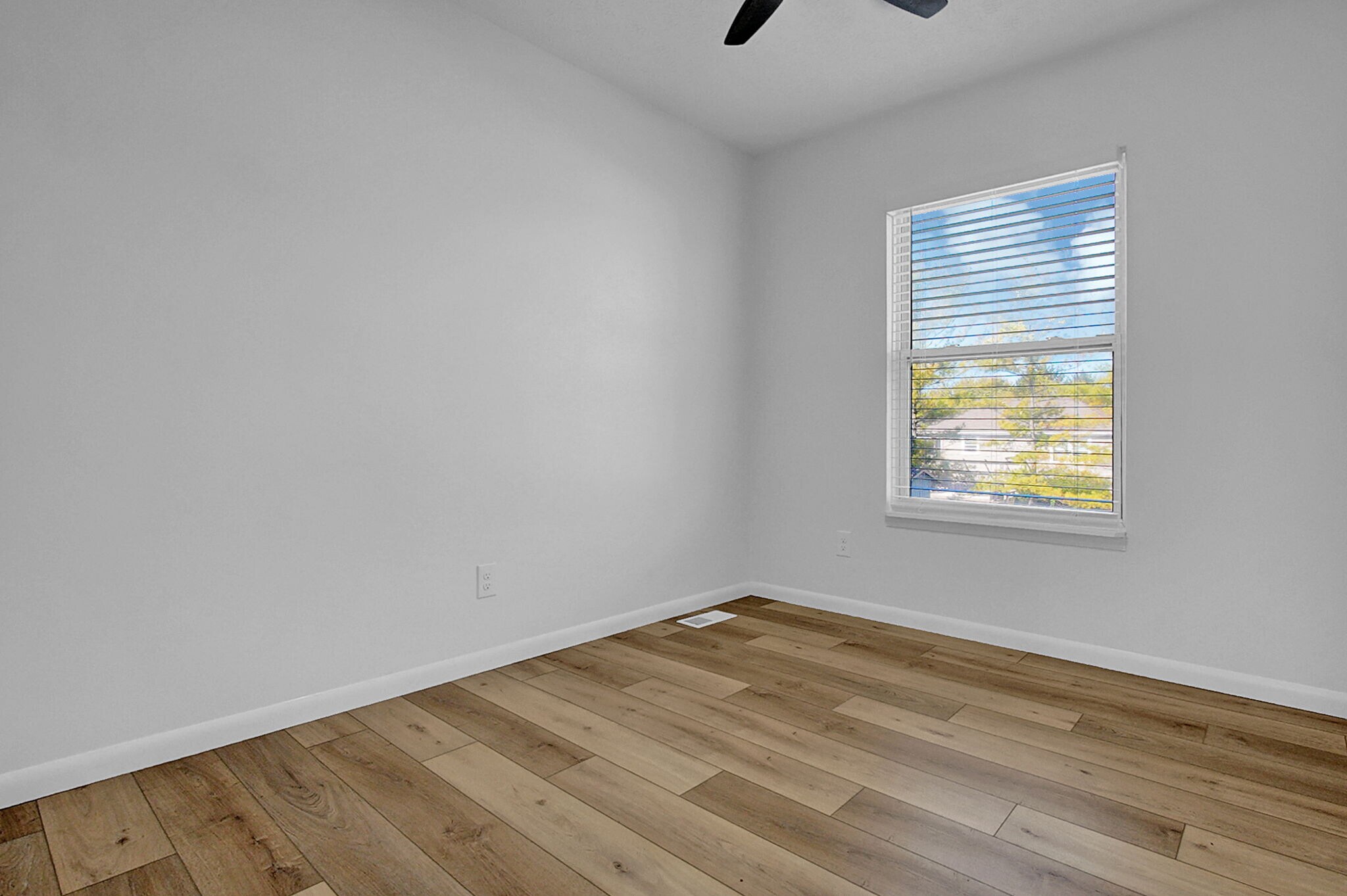 Building Photo - 4895 Drayton Rd