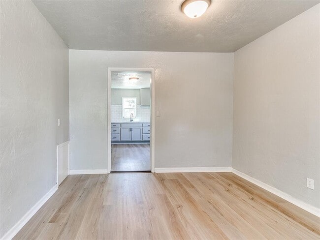 Building Photo - 3220 NE 14th Pl