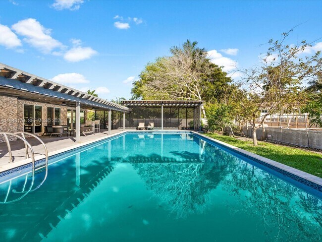 Building Photo - 201 Golden Beach Dr