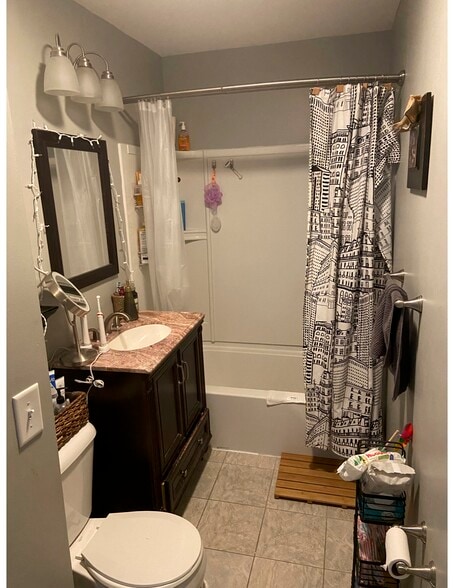 Bathroom - 4 Niquette Ct
