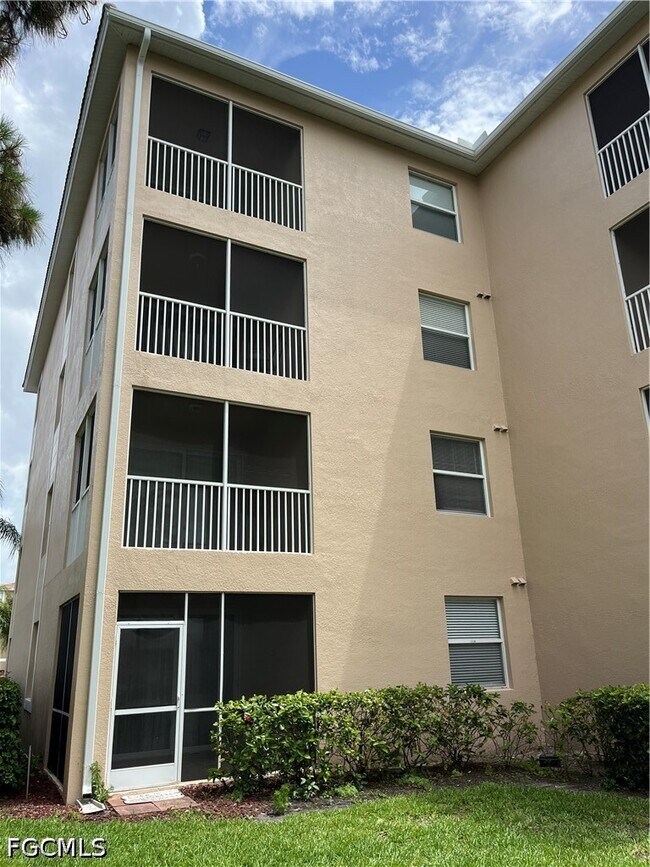 Building Photo - 8450 Kingbird Loop