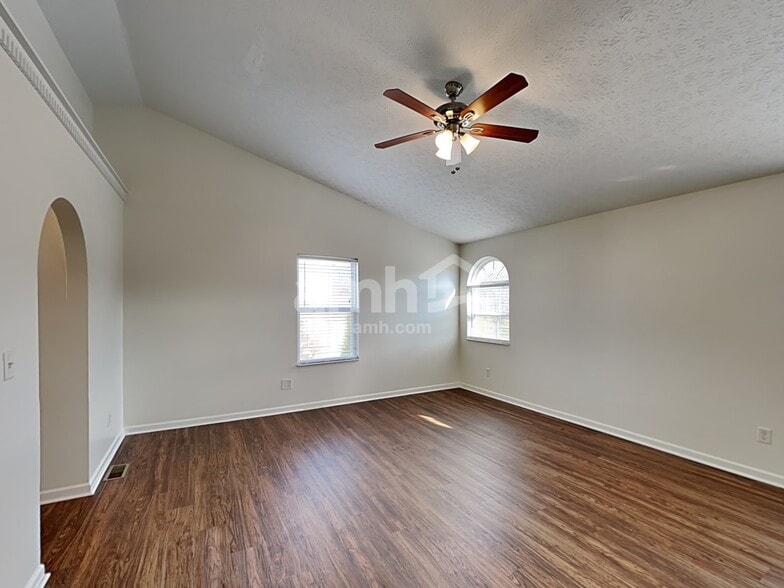 Building Photo - 125 Simsbury Ct