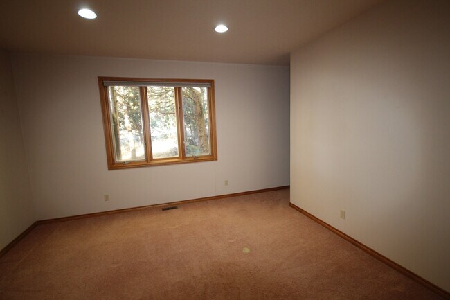 Building Photo - Custom Built Home in a Country Setting, 3 ...