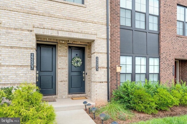 Building Photo - 22405 Claude Moore Dr