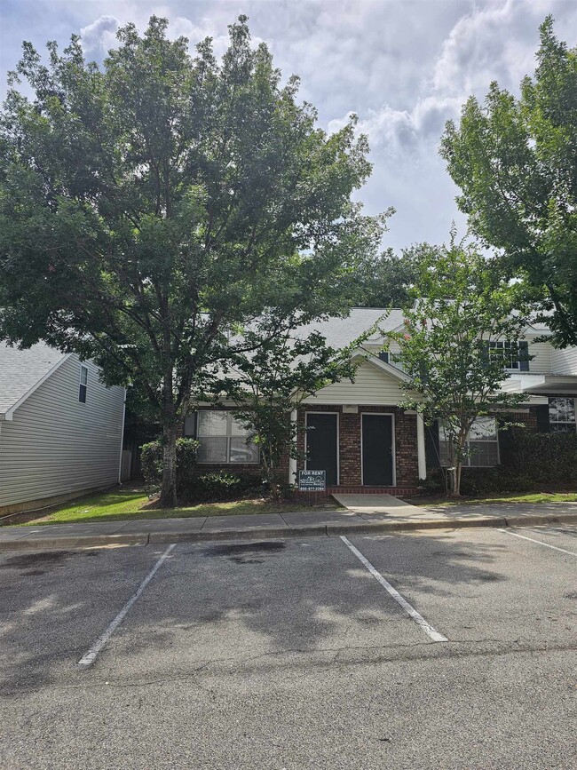 Building Photo - 2738 W Tharpe St