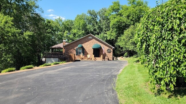 Building Photo - 204 Hogan Ln