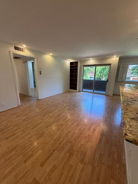Building Photo - 5403 Newcastle Ave