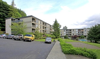 Building Photo - Woodland Estates
