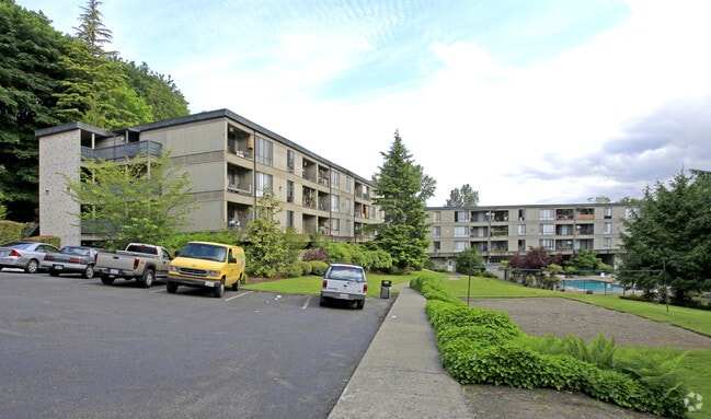 Building Photo - Woodland Estates Apartments