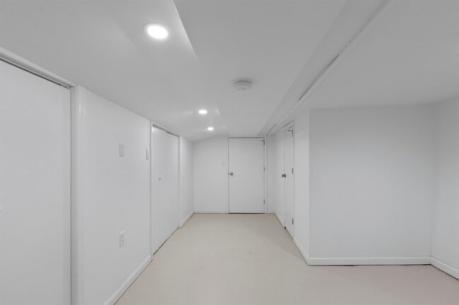 Building Photo - 676 Chestnut St