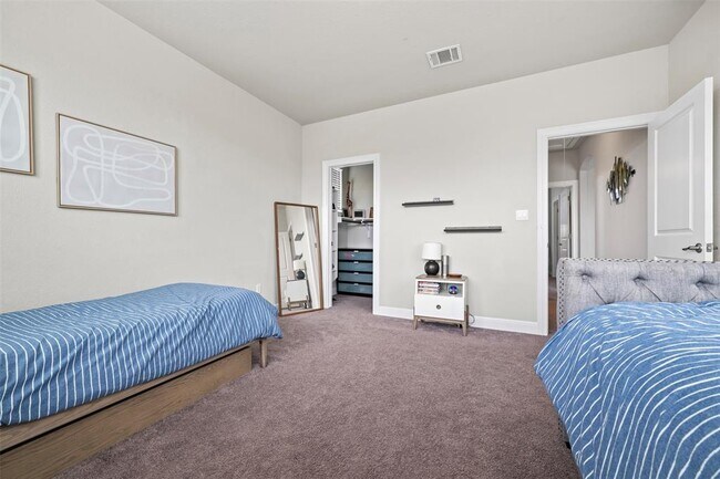 Building Photo - 3917 Tavarez St