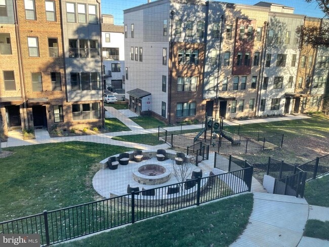 Building Photo - 4161 Red Mulberry Dr