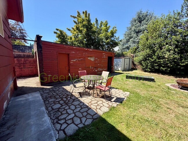 Building Photo - Awesome 4-Bed/2-Bath Craftsman Bungalow House Near Alberta District