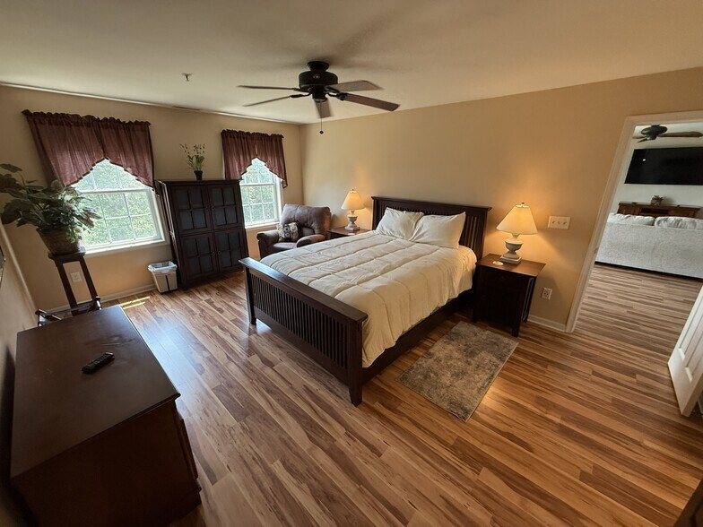 Building Photo - 20374 Blue Point Dr