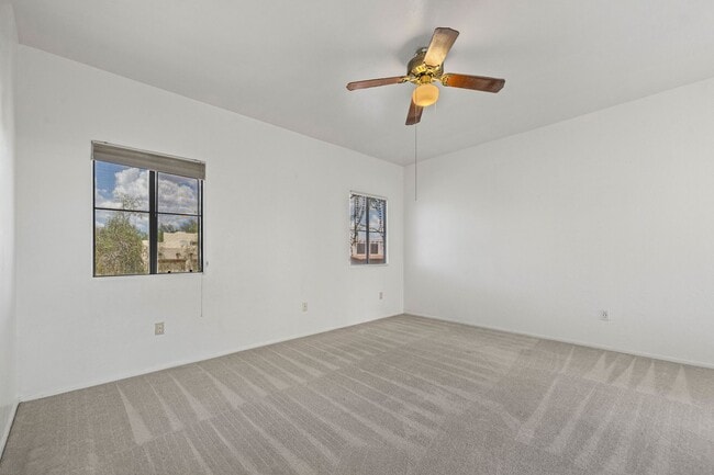 Building Photo - Beautiful Santa Fe Home on Large Corner Lot!