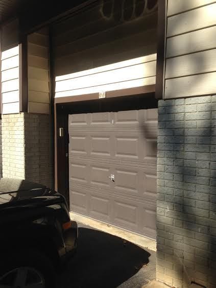 Building Photo - Top Floor 2/1.5 2 level Condo w/ Garage pa...