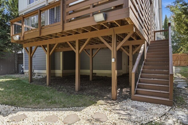 Building Photo - 520 Iverson Way