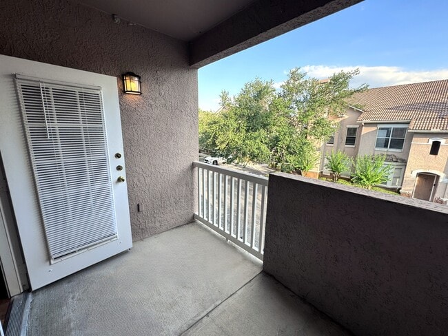 Building Photo - 10412 Villa View Cir