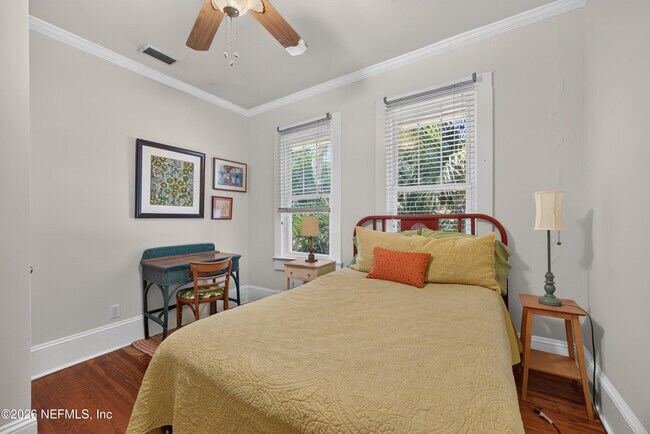 Building Photo - 1555 Belmonte Ave