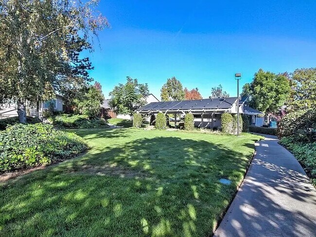 Building Photo - 1344 Merrivale West Sq