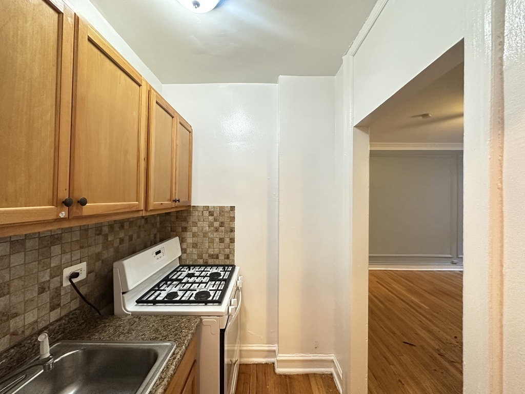 Building Photo - 1369 W Estes Ave